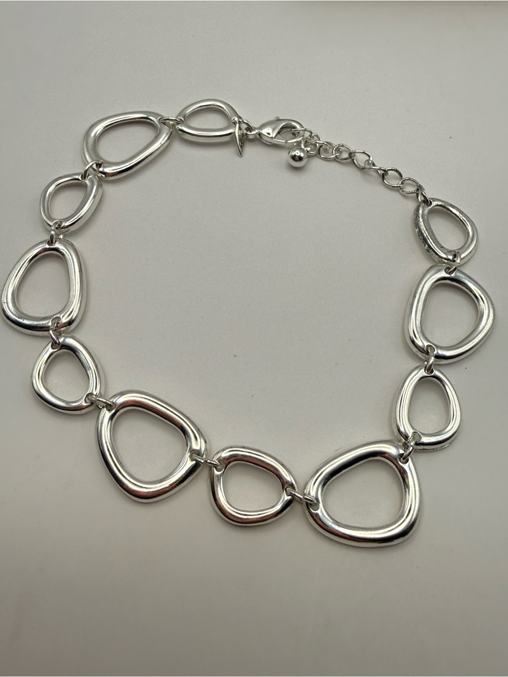 Silver Tone Open Link Statement Necklace – Modern Geometric Design